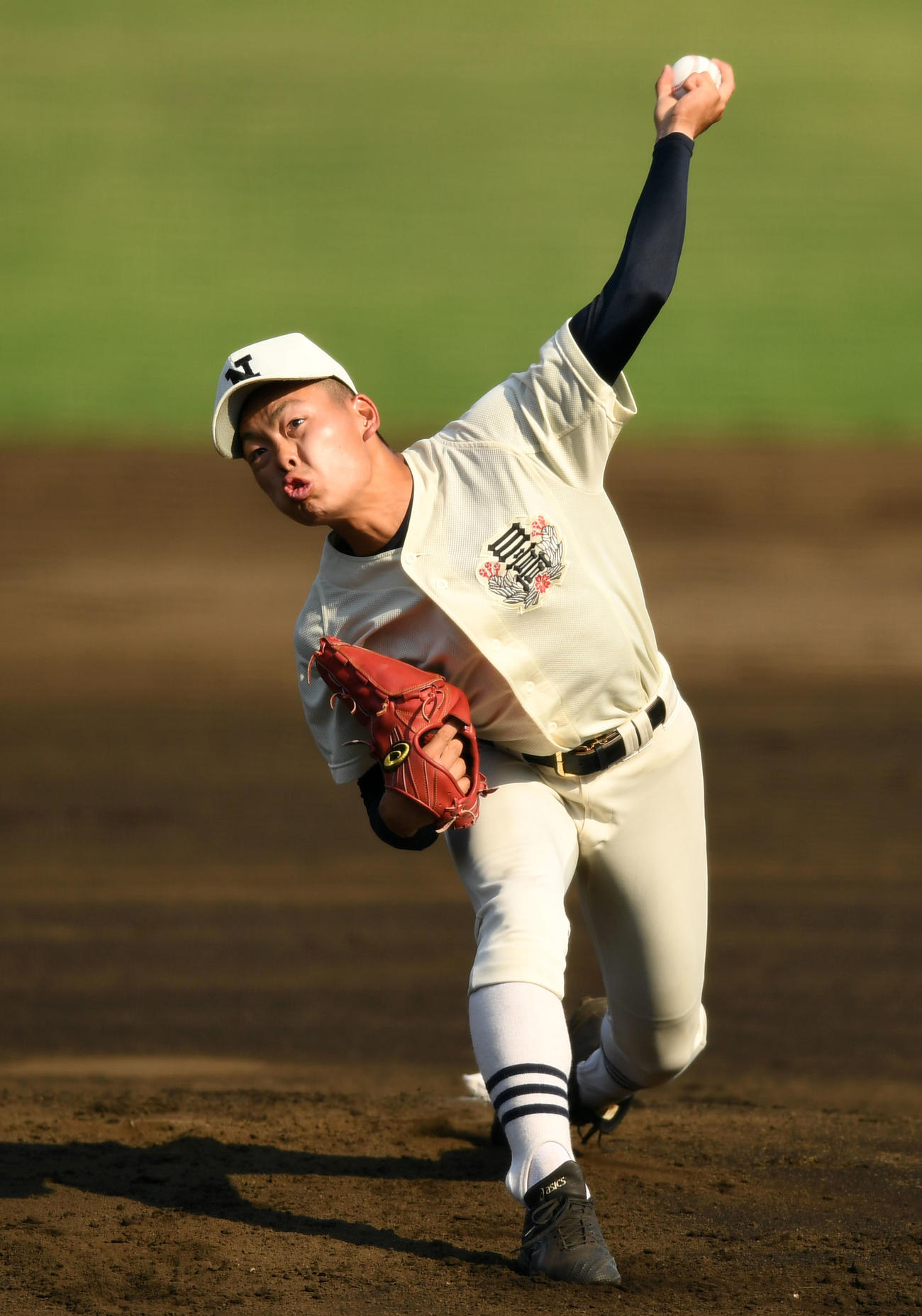日大三対関東第一　力投する日大三先発の宇山（撮影・横山健太）