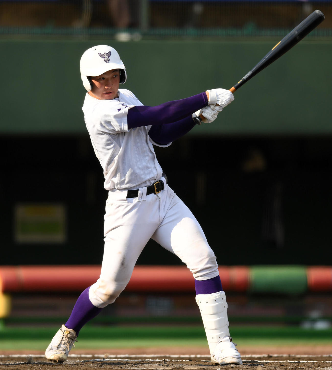 日大三対関東第一　2回裏関東第一2死一、二塁、右前適時打を放つ石見（撮影・横山健太）
