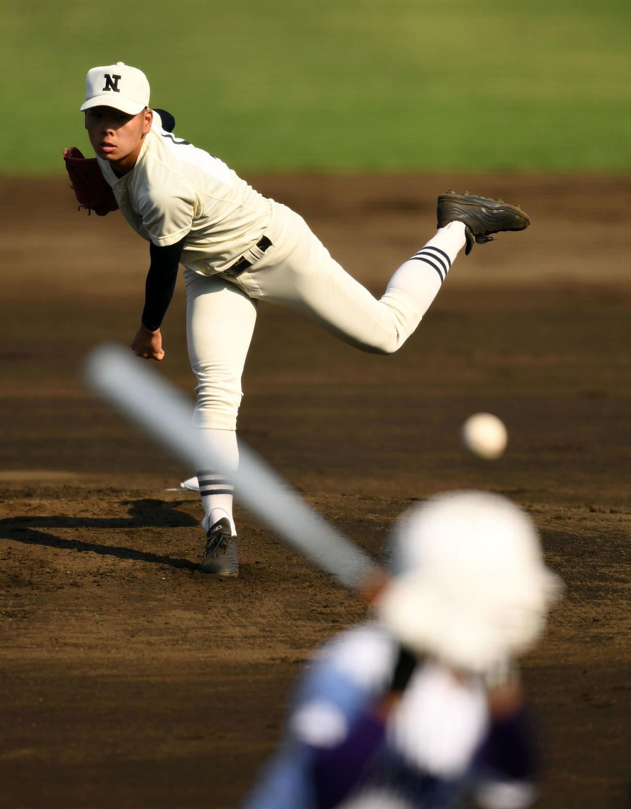 日大三対関東第一　力投する日大三先発の宇山（撮影・横山健太）