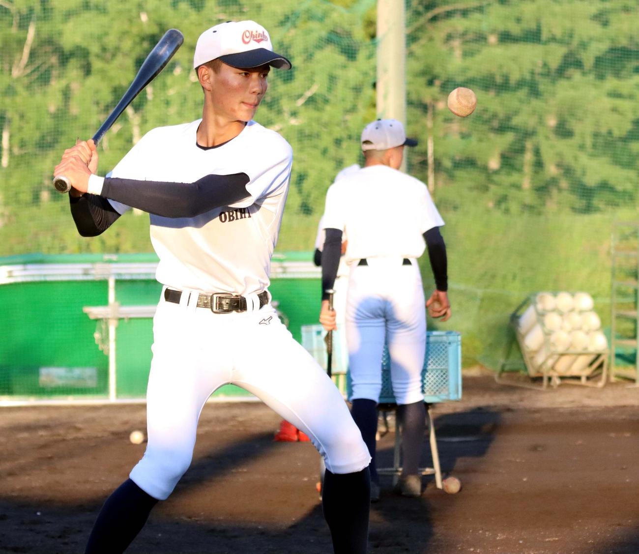 昨夏の甲子園交流試合で3安打1打点を挙げた帯広農の佐伯主将（撮影・永野高輔）