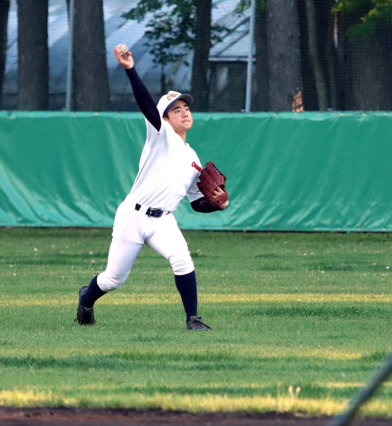 昨夏の甲子園交流試合は捕手として勝利に貢献した帯広農の村中（撮影・永野高輔）