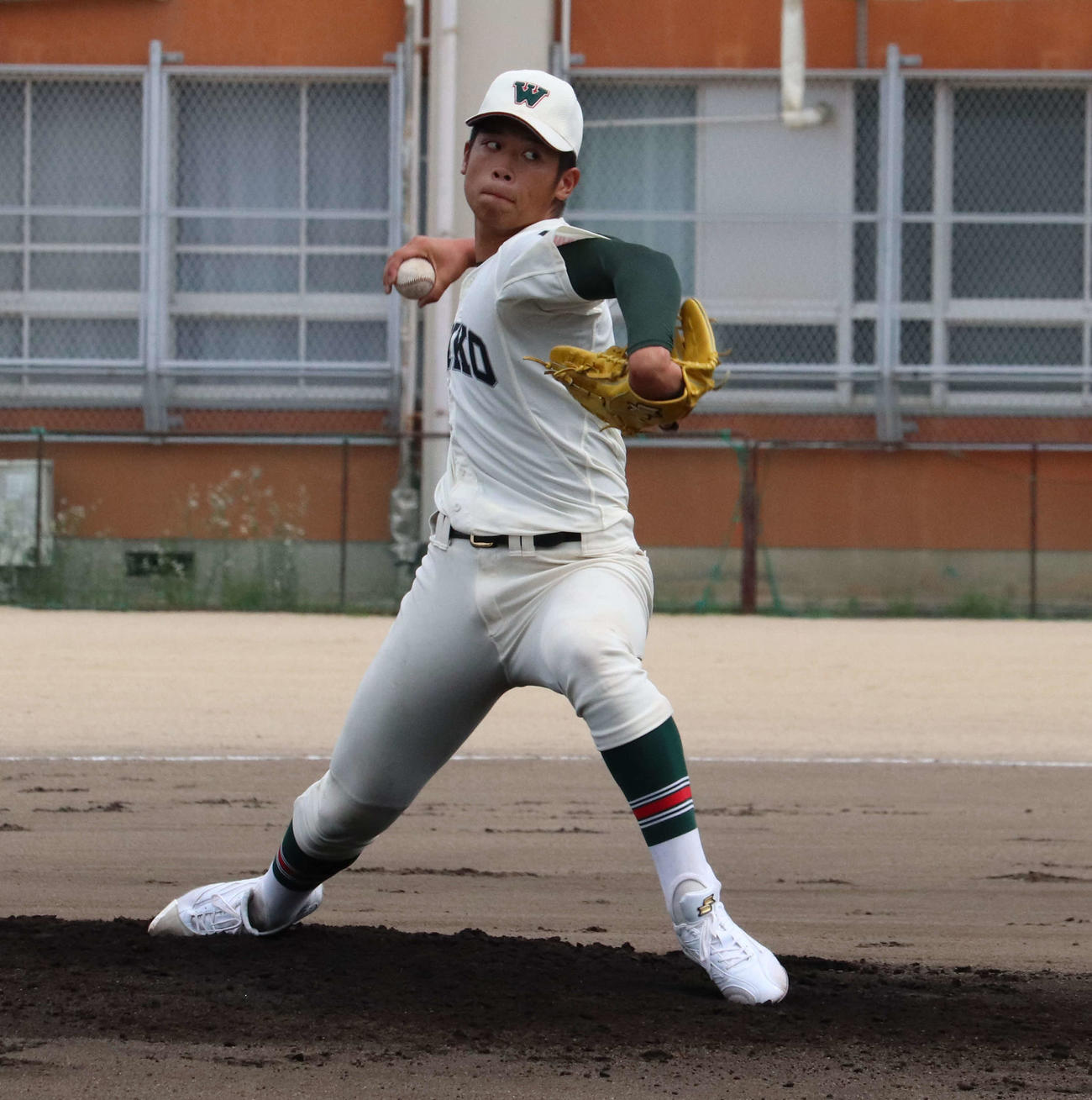 先発出場した小園健太投手（撮影・三宅ひとみ）