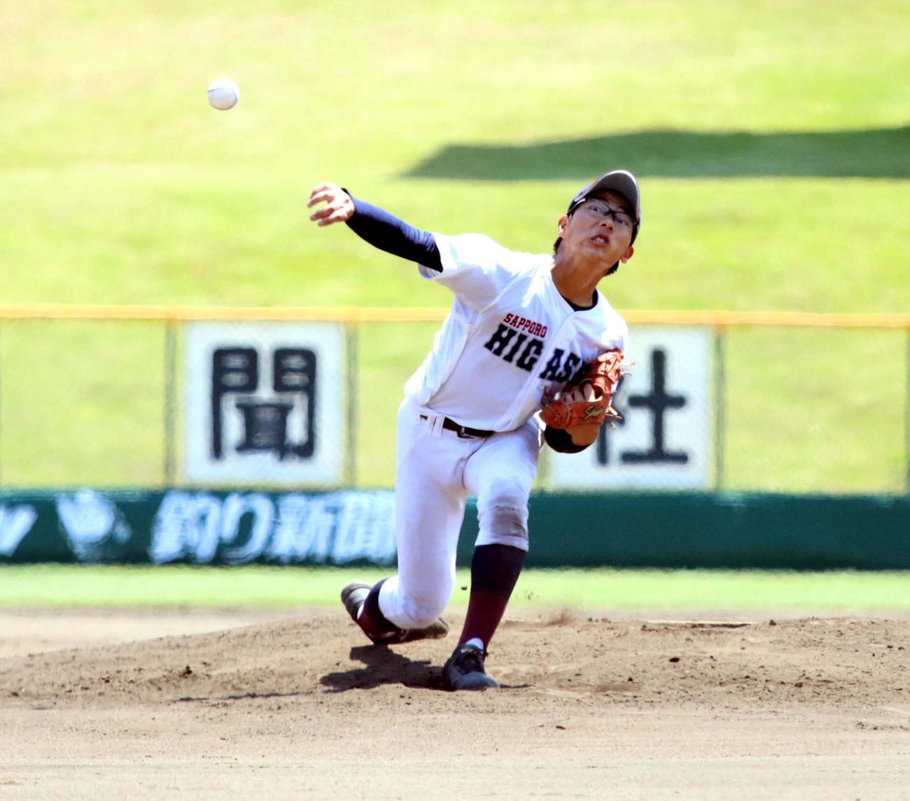 札幌東陵対札幌東　先発し6回1失点と好投した札幌東の小岩（撮影・永野高輔）