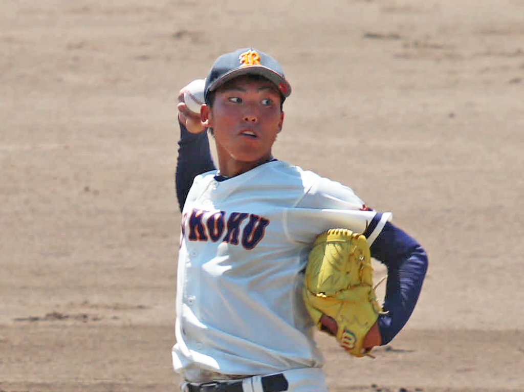 力投する旭川龍谷の増田（撮影・山崎純一）