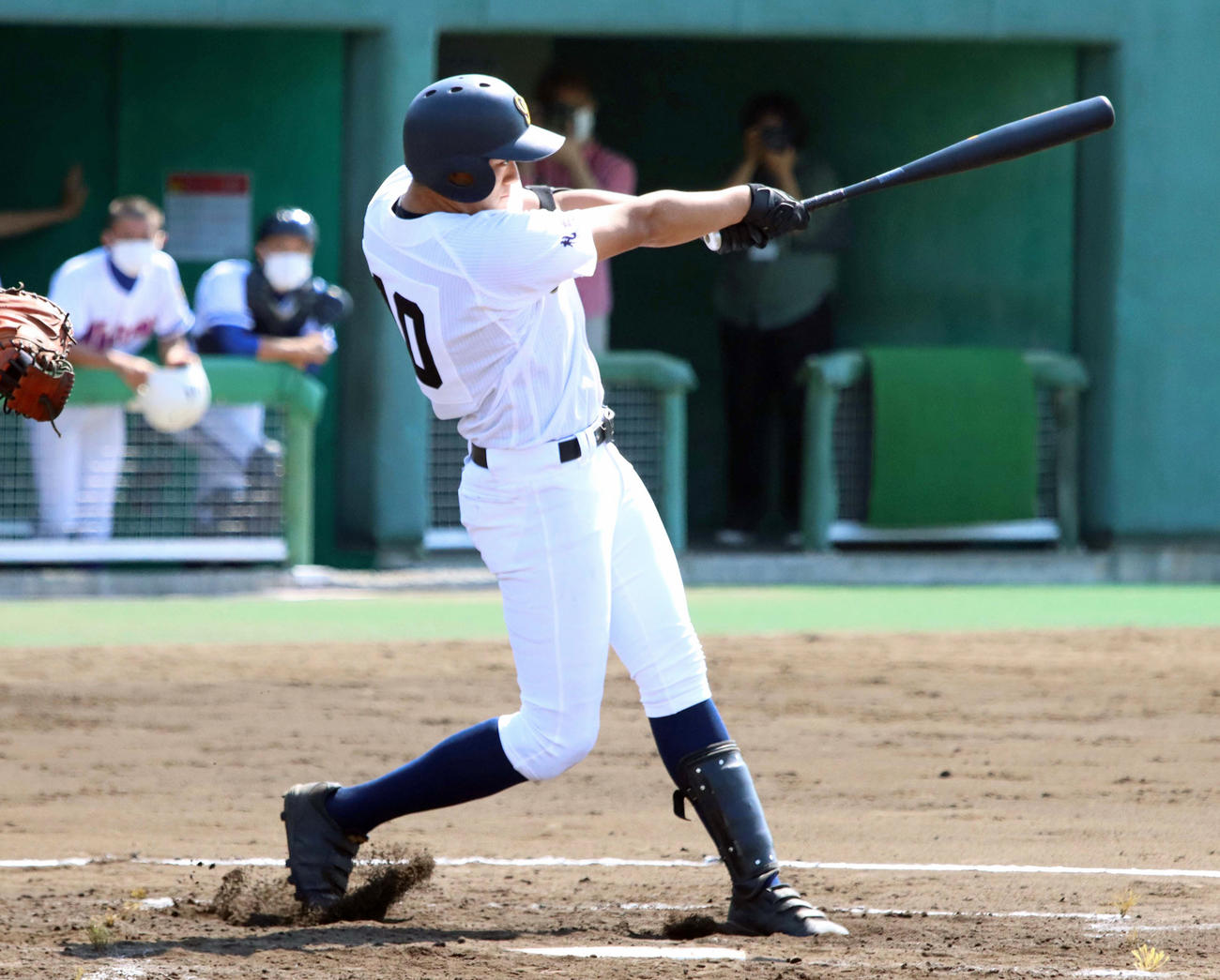 3回表札幌大谷1死満塁、石鳥が中前適時打を放つ（撮影・永野高輔）