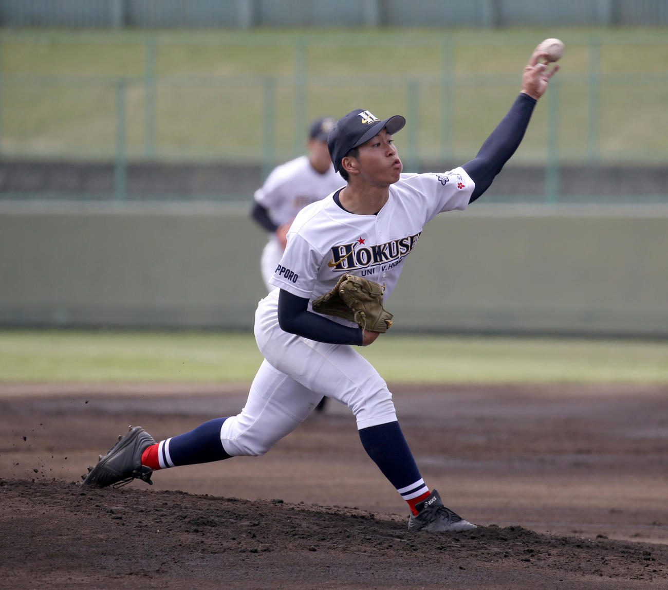 北星学園大付対札幌新陽　力投する北星学園大付先発の中村（撮影・佐藤翔太）
