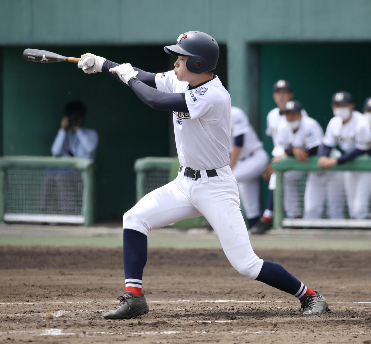 北星学園大付対札幌新陽　3回表北星学園大付2死満塁、若山は右前適時打を放つ（撮影・佐藤翔太）