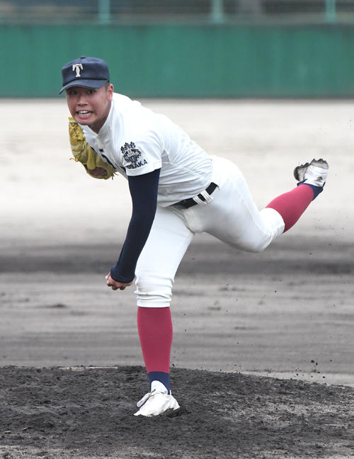 練習試合　大阪桐蔭対高知　大阪桐蔭2番手の松浦（撮影・滝沢美穂子）
