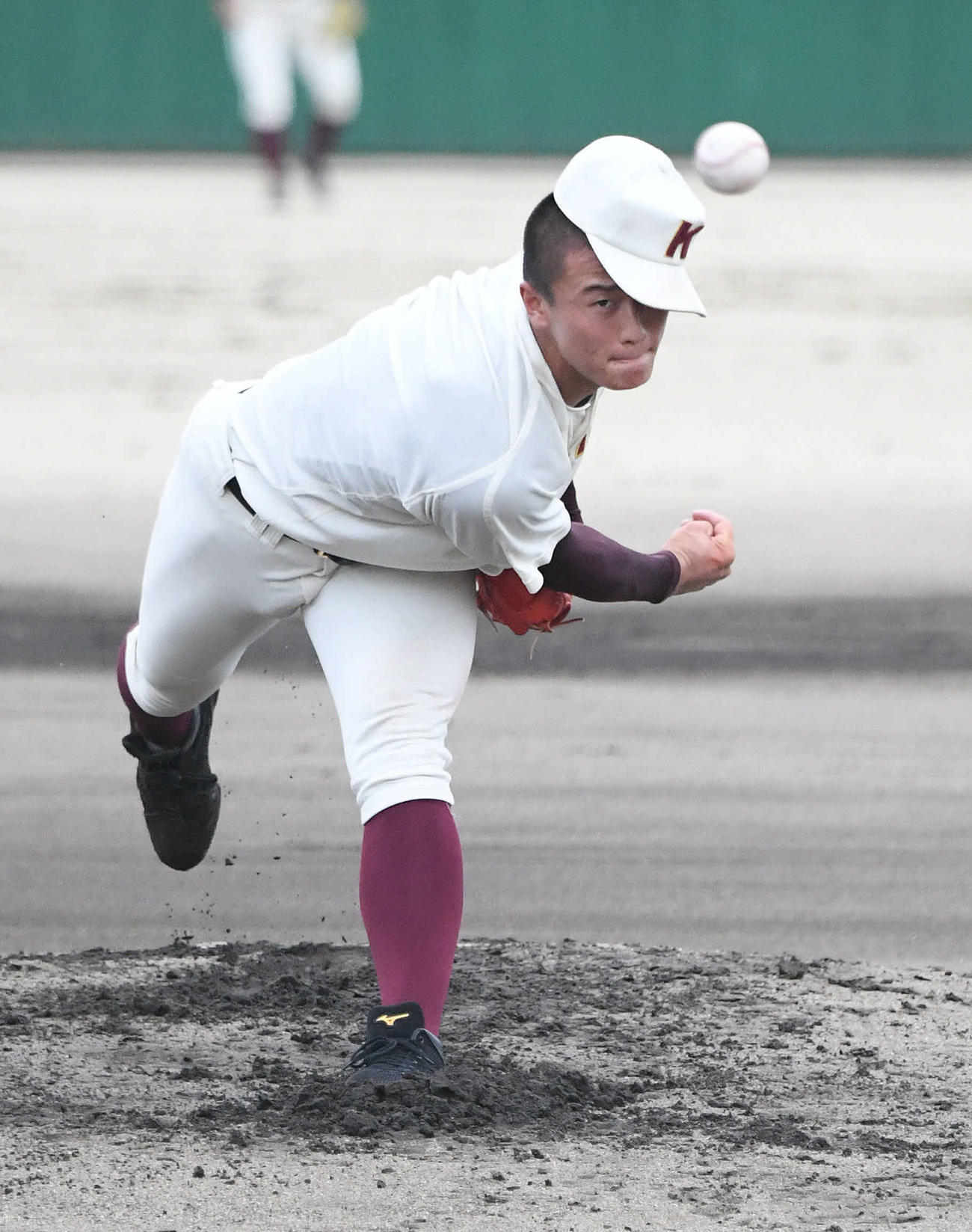 大阪桐蔭との練習試合に先発する高知・森木（撮影・滝沢美穂子）