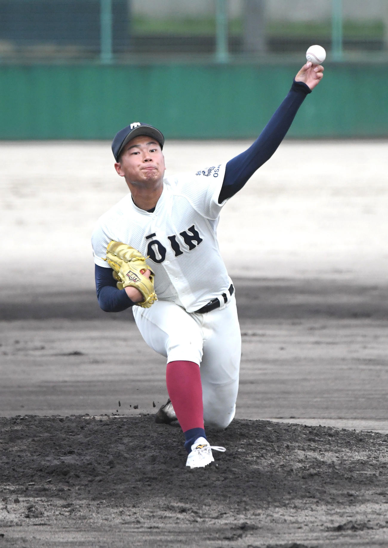 練習試合　大阪桐蔭対高知　大阪桐蔭2番手の松浦（撮影・滝沢美穂子）