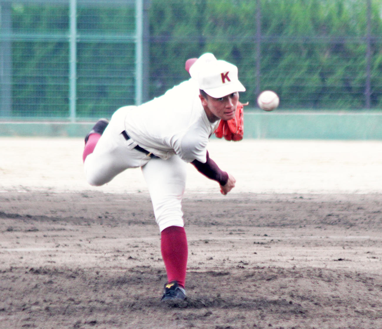 連投となる履正社戦で力強い投球を披露する高知・森木