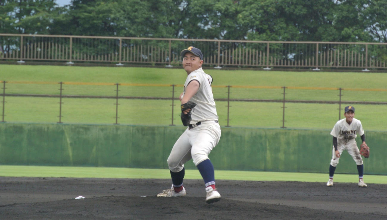上伊那農先発の根津（撮影・井上真）