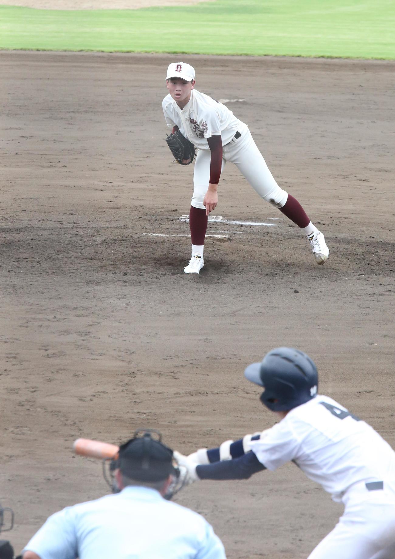 福岡大大濠対玄洋　5回裏玄洋無死、藤広大を空振り三振に打ち取る福岡大大濠・森本光紀投手（撮影・菊川光一）