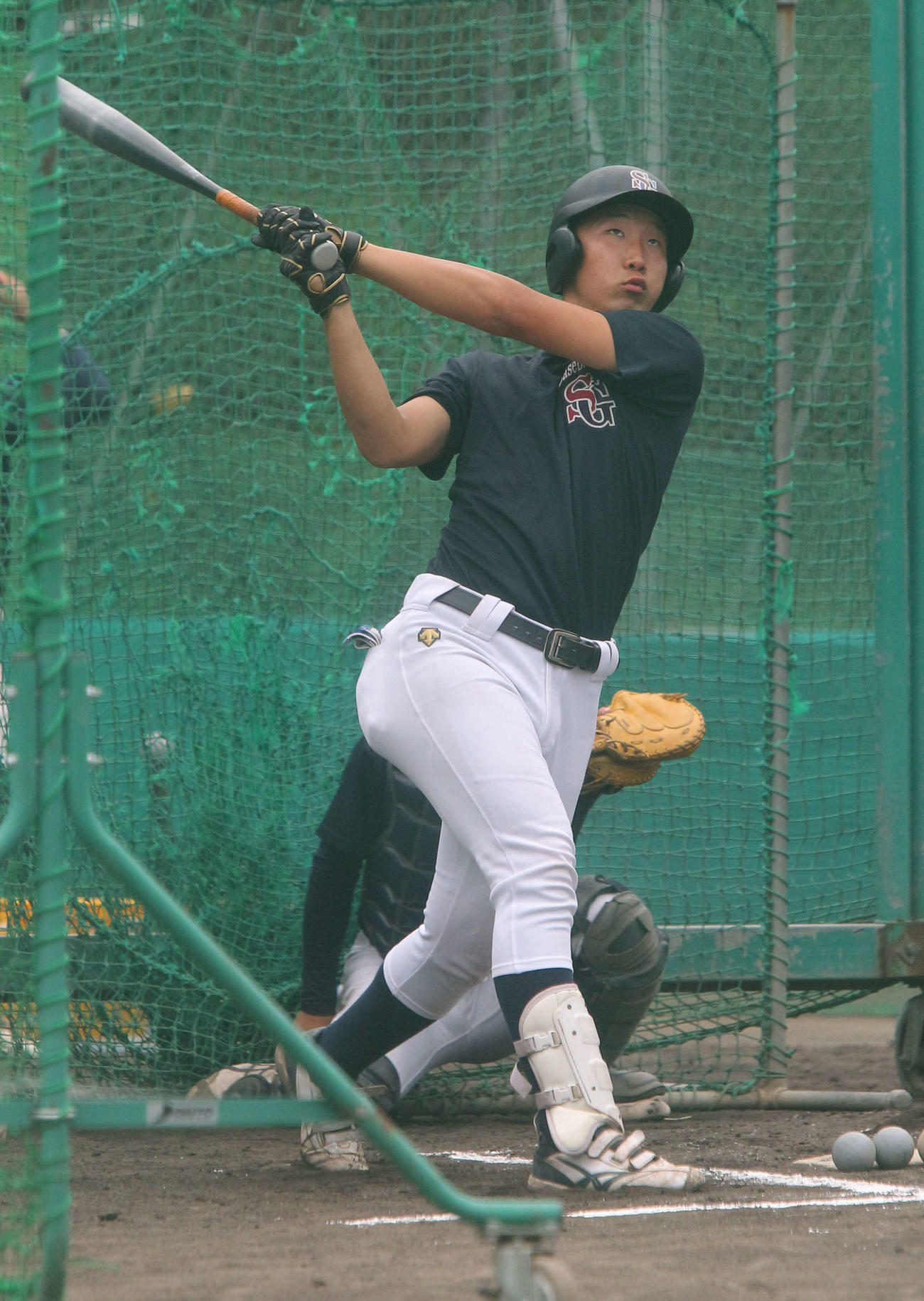 フリー打撃に励む大竹捕手