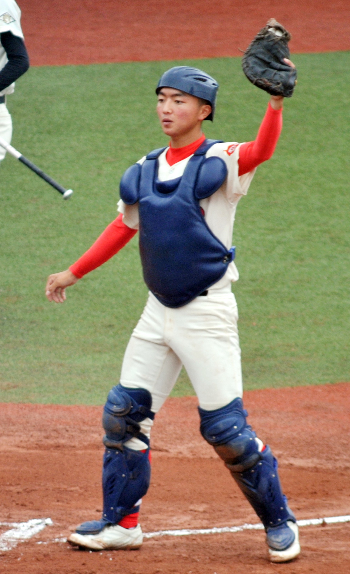 仙台商対小牛田農林　6回裏、小牛田農林1死一、二塁。仙台商の吉田捕手が相手4番の見逃し三振から捕－遊－捕の三振併殺に仕留めてアピールする