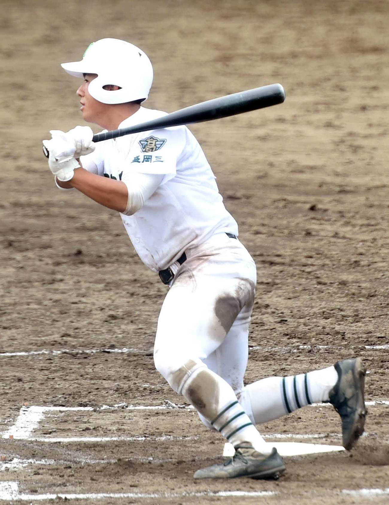 4安打2打点で活躍した盛岡三・及川（撮影・相沢孔志）