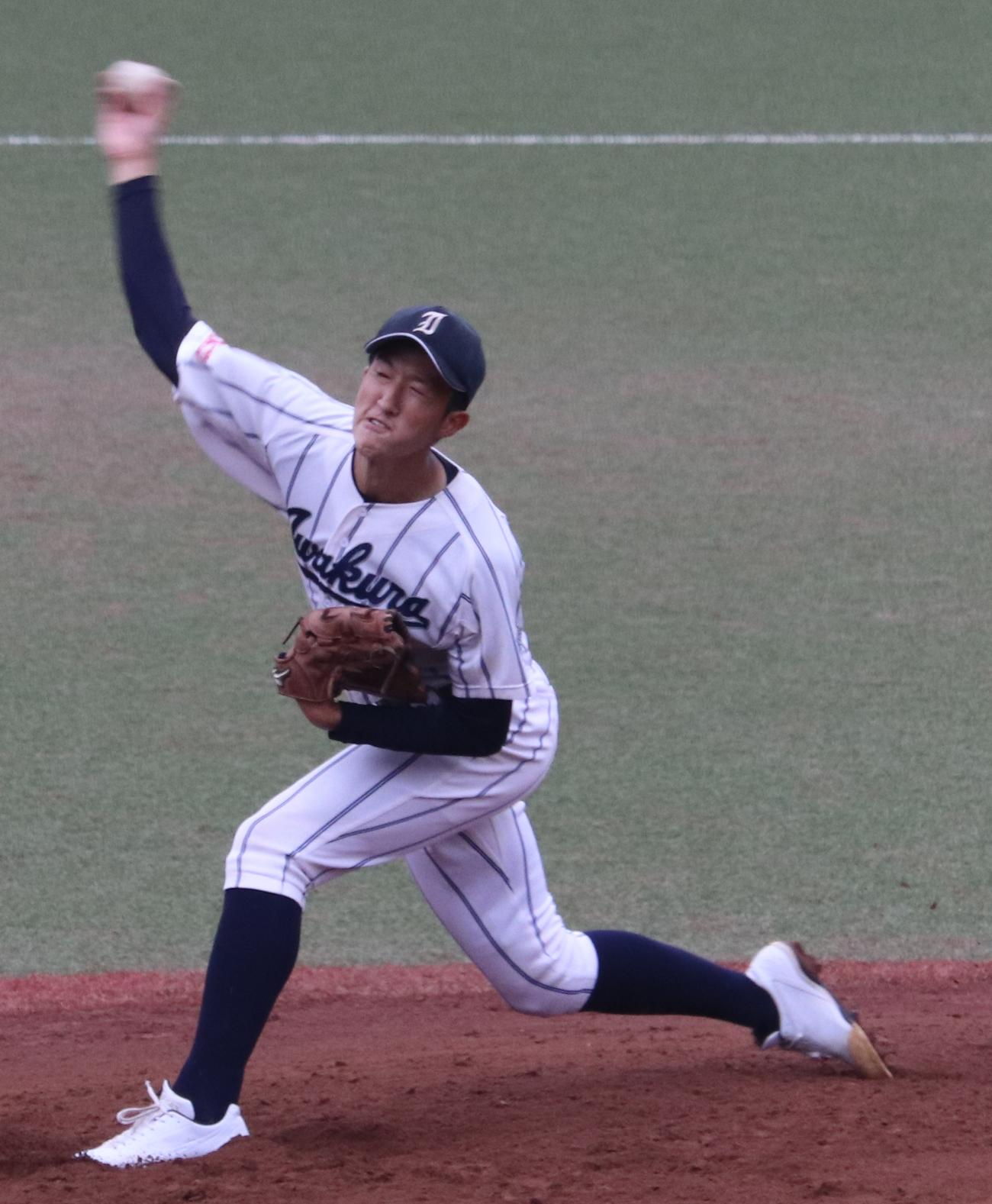 岩倉対北豊島工　先発し4回9奪三振でパーフェクトに抑えた岩倉・古坂投手（撮影・古川真弥）