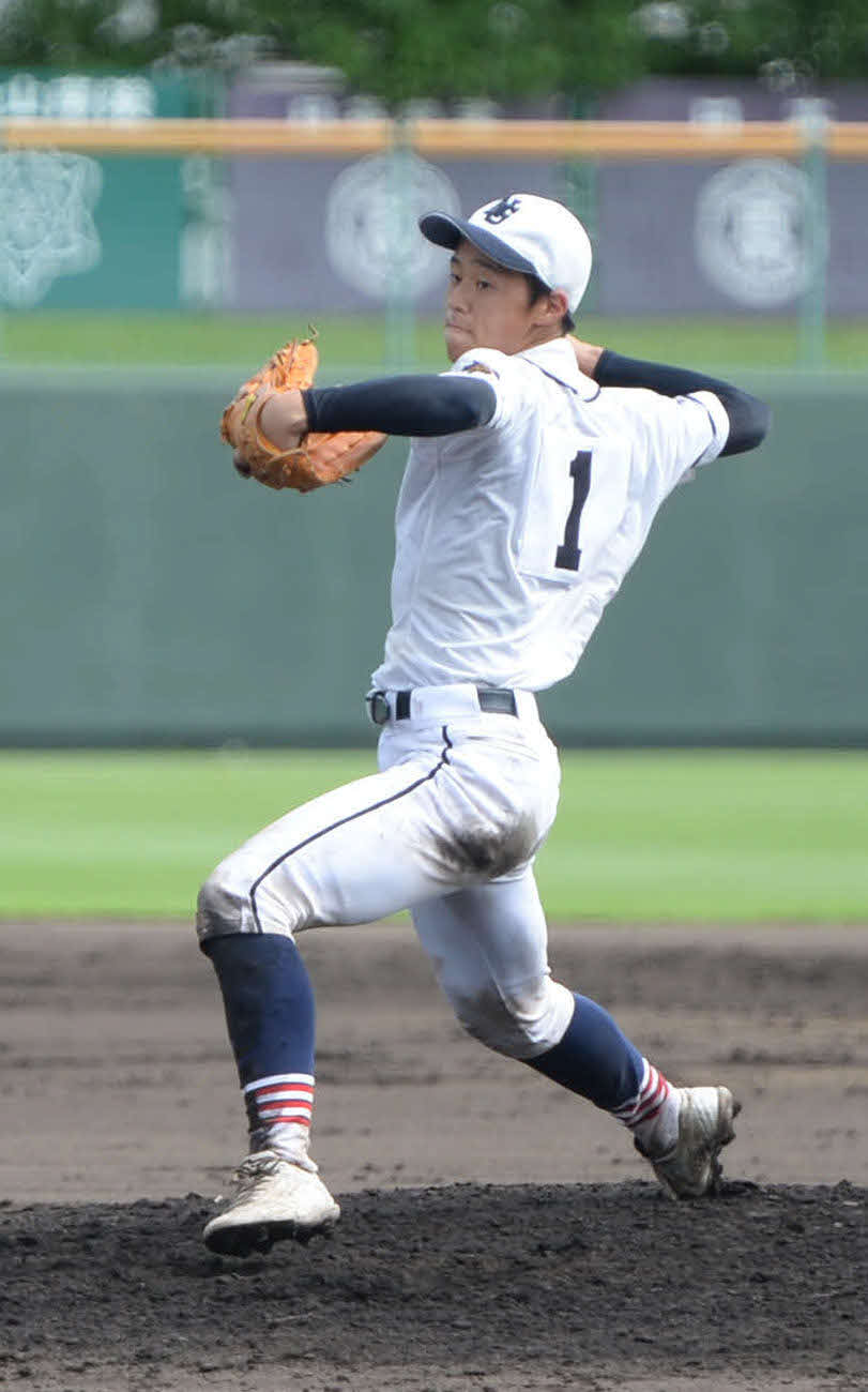 笠田対紀北農芸　捕手として出場後、2番手で登板する紀北農芸・磯谷（撮影・岡崎空日南太）