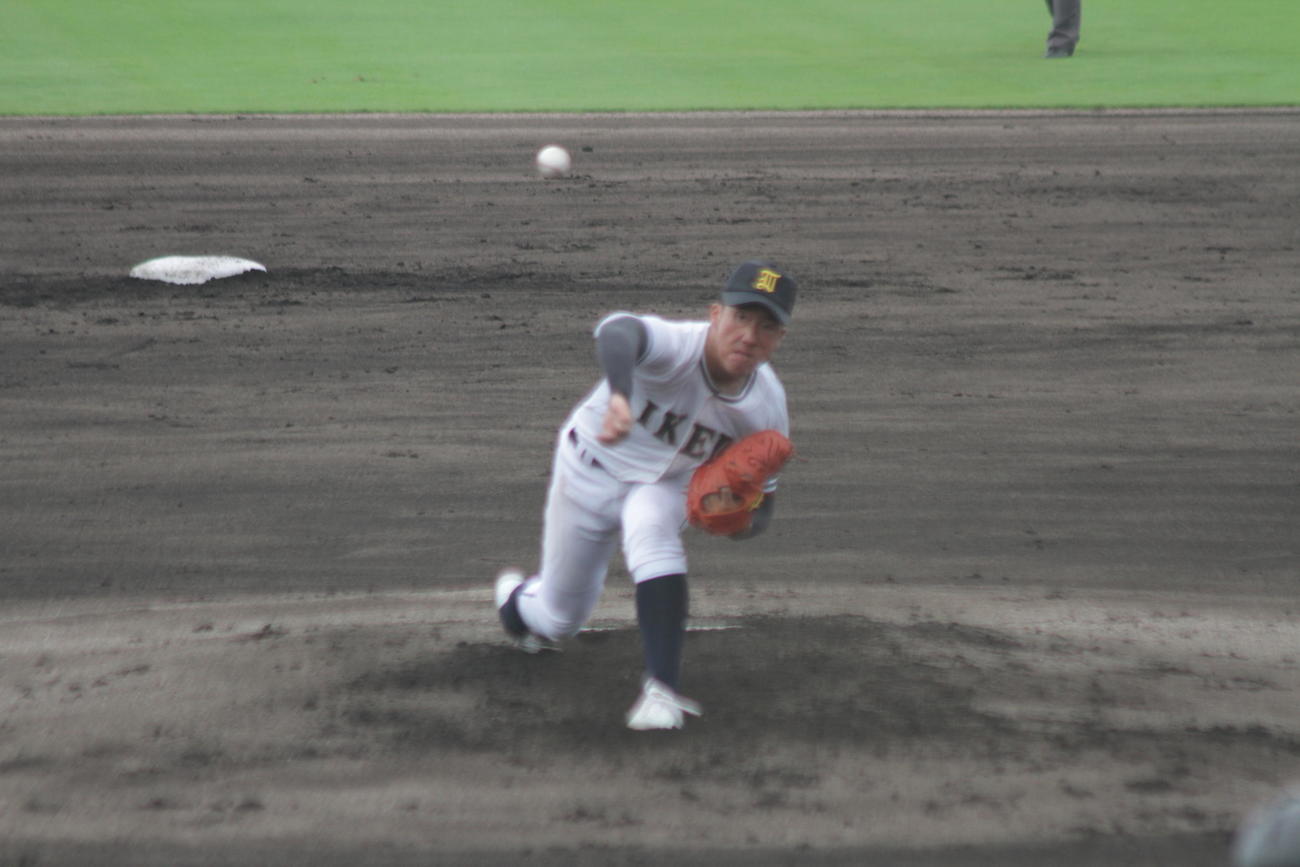 プロ注目の池田・篠原颯斗投手は徳島大会開幕戦の阿南高専戦に先発し、スカウトの前で力投した