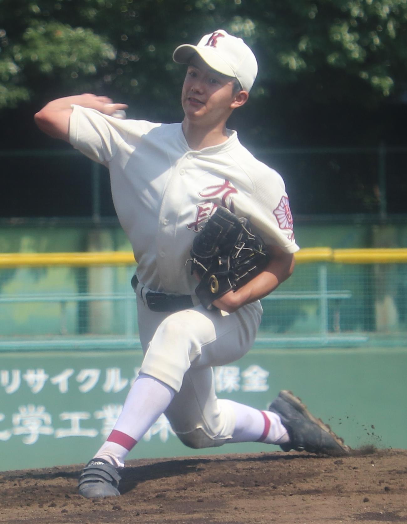 九段中教校対千早　5回2安打無失点で完投勝利を挙げた九段中教校・藤森（撮影・古川真弥）