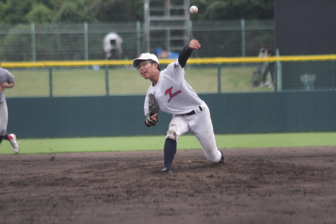 つるぎのエース尾崎一真投手は9回4失点完投で最後の夏を終えた