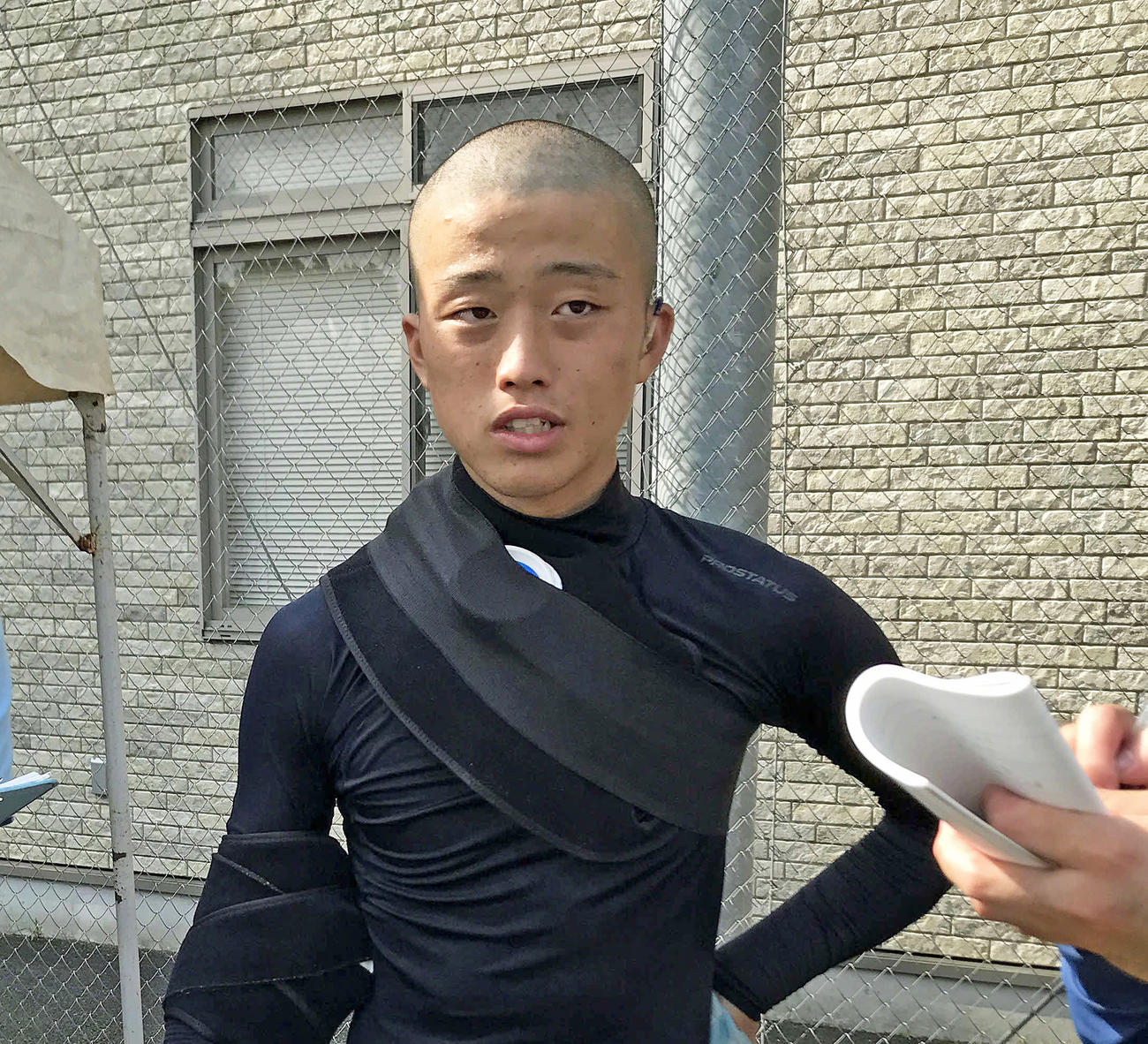 試合後に取材に応じる下田の内山浩（撮影・神谷亮磨）