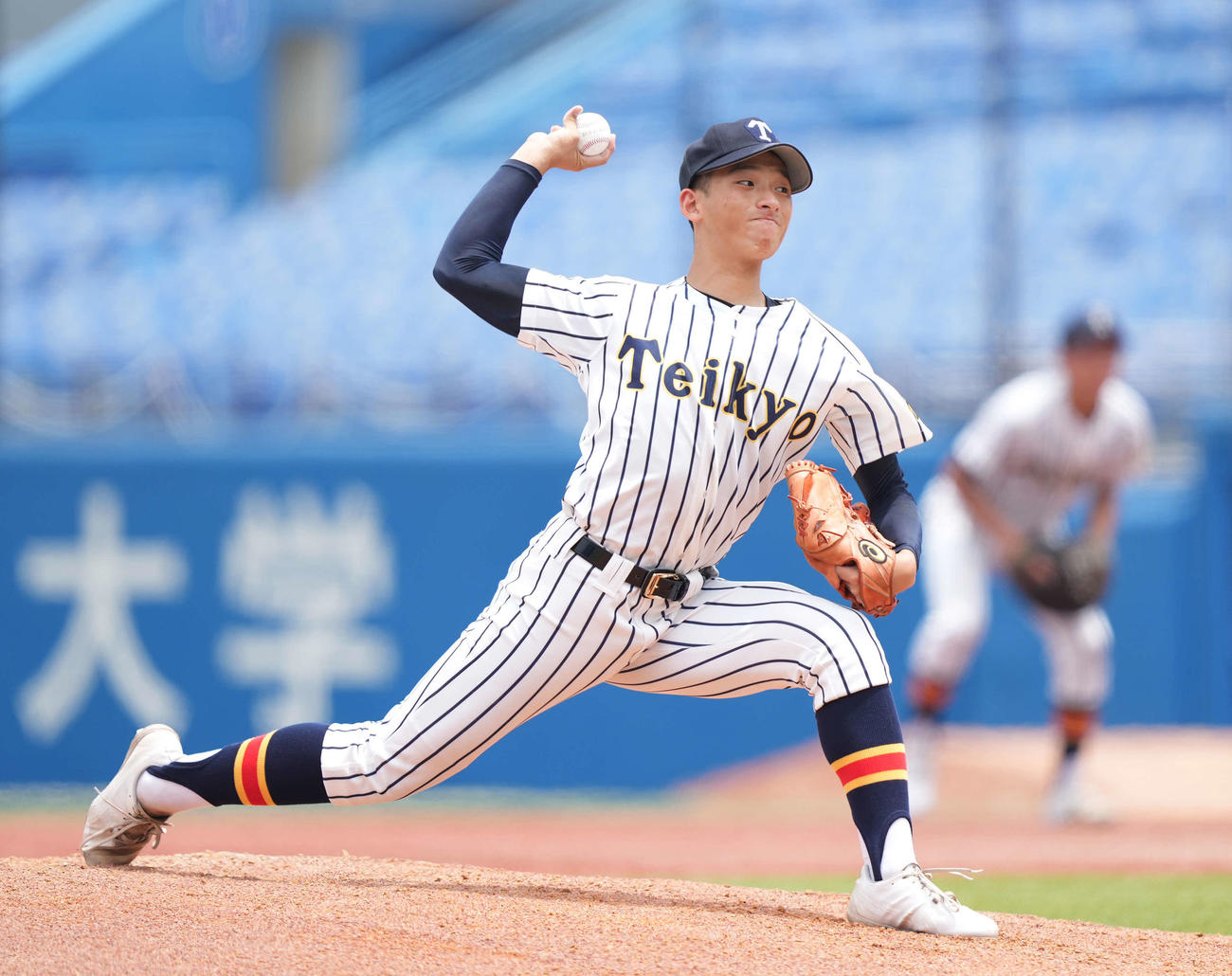 淑徳巣鴨対帝京　先発し力投する帝京・高橋蒼（撮影・鈴木みどり）