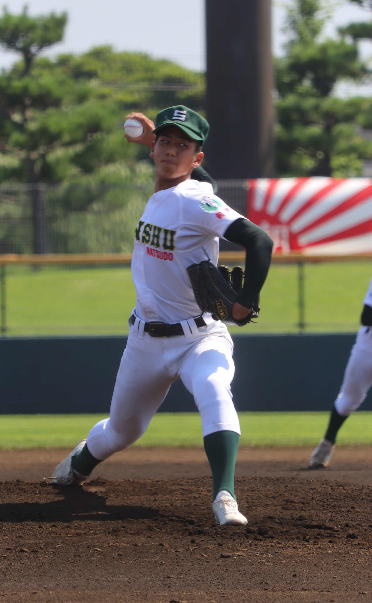 西武台千葉対専大松戸　2安打9三振、5回コールドで試合を締めた専大松戸・深沢（撮影・保坂淑子）