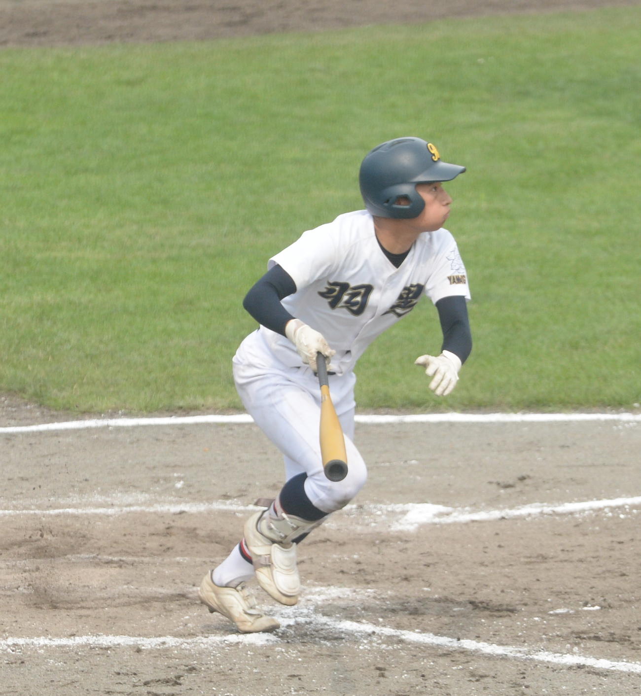 7回、羽黒・菅井は中越え適時打を放ちコールド勝ちを決める
