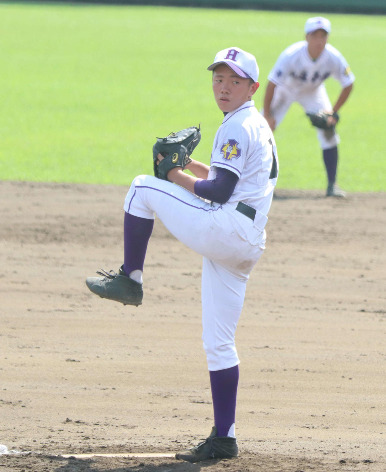 八王子北対狛江　力投する八王子北の兄弟バッテリーの兄・上野竜輝（撮影・阿部泰斉）