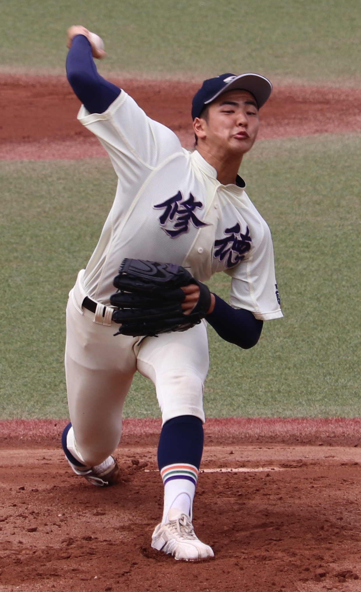 修徳対雪谷　散発5安打完封で勝利した修徳・床枝（撮影・古川真弥）