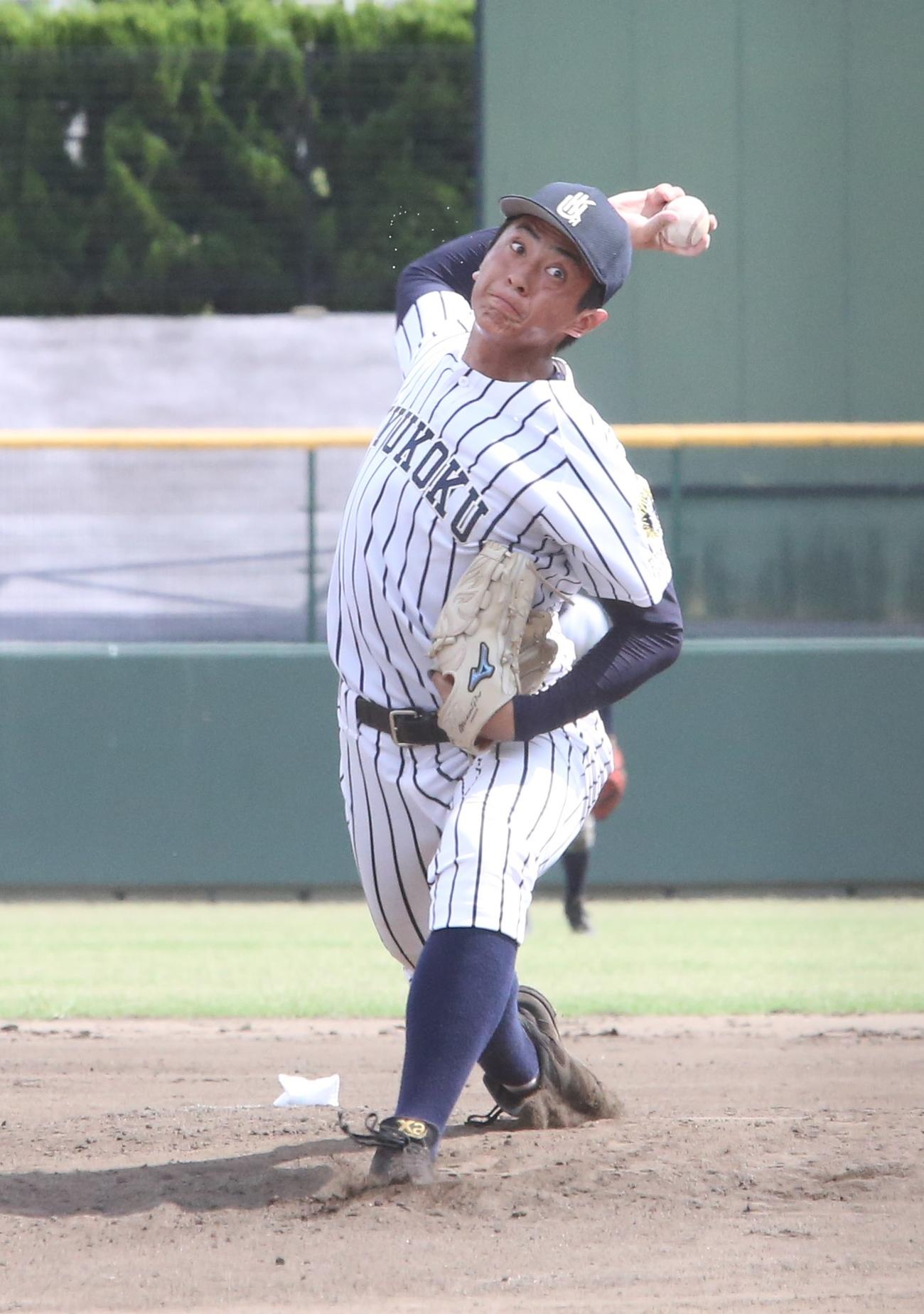 小倉対九州国際大付　1回を無安打無失点の九州国際大付・山本大揮投手（撮影・菊川光一）