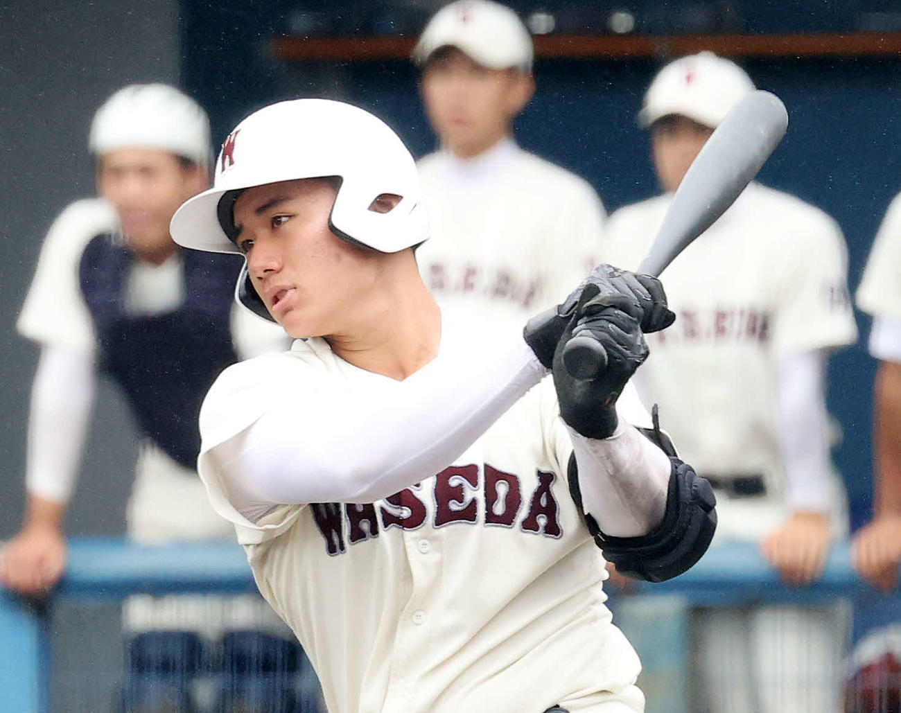 早実対大成　5回裏早実1死一、三塁、清宮は左前適時打を放つ（撮影・鈴木正人）