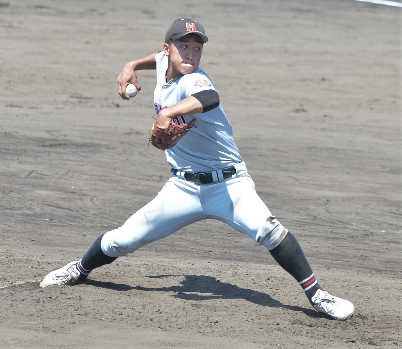 リリーフ登板し好投した弘前東・山谷（撮影・佐藤究）