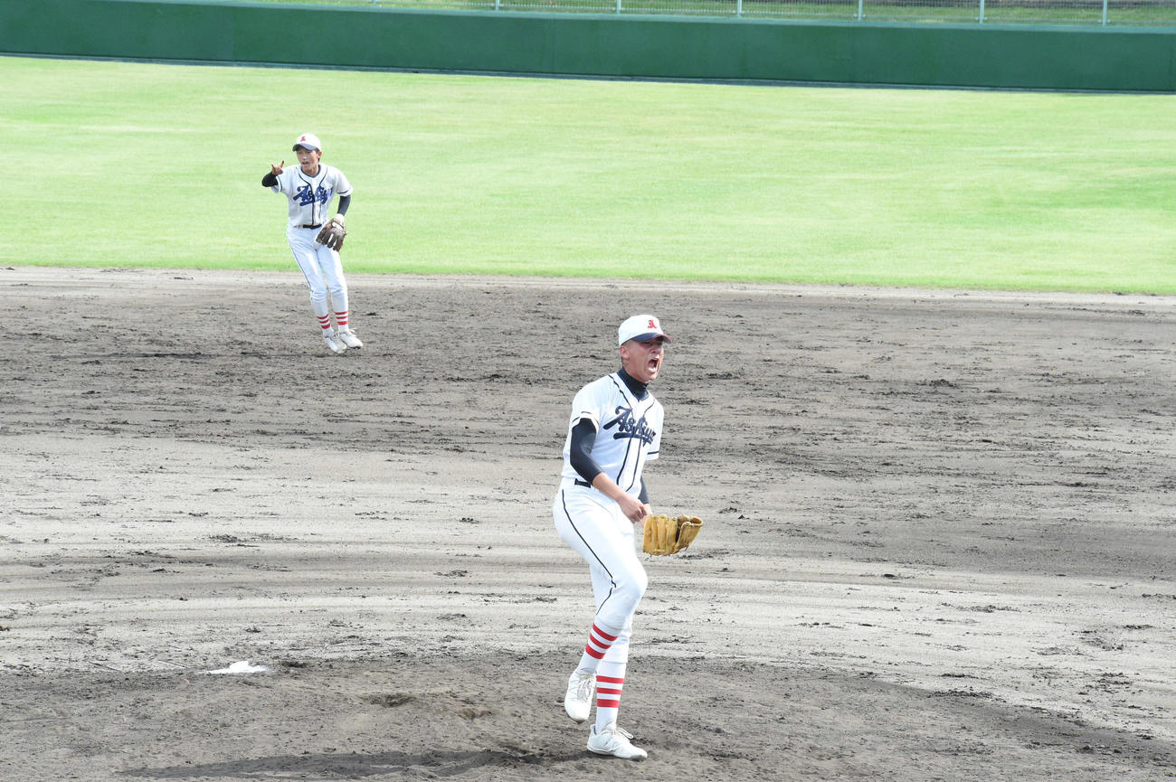 空三振をとり、吠えた芦屋・上野優斗外野手（2年）