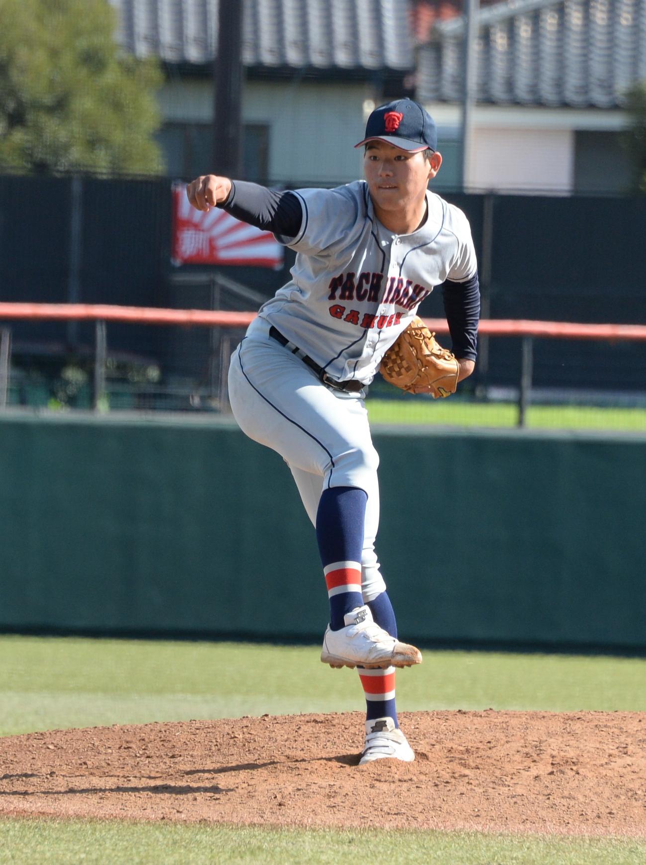 立花学園対金沢　力投する立花学園・永島田（撮影・鈴木正章）