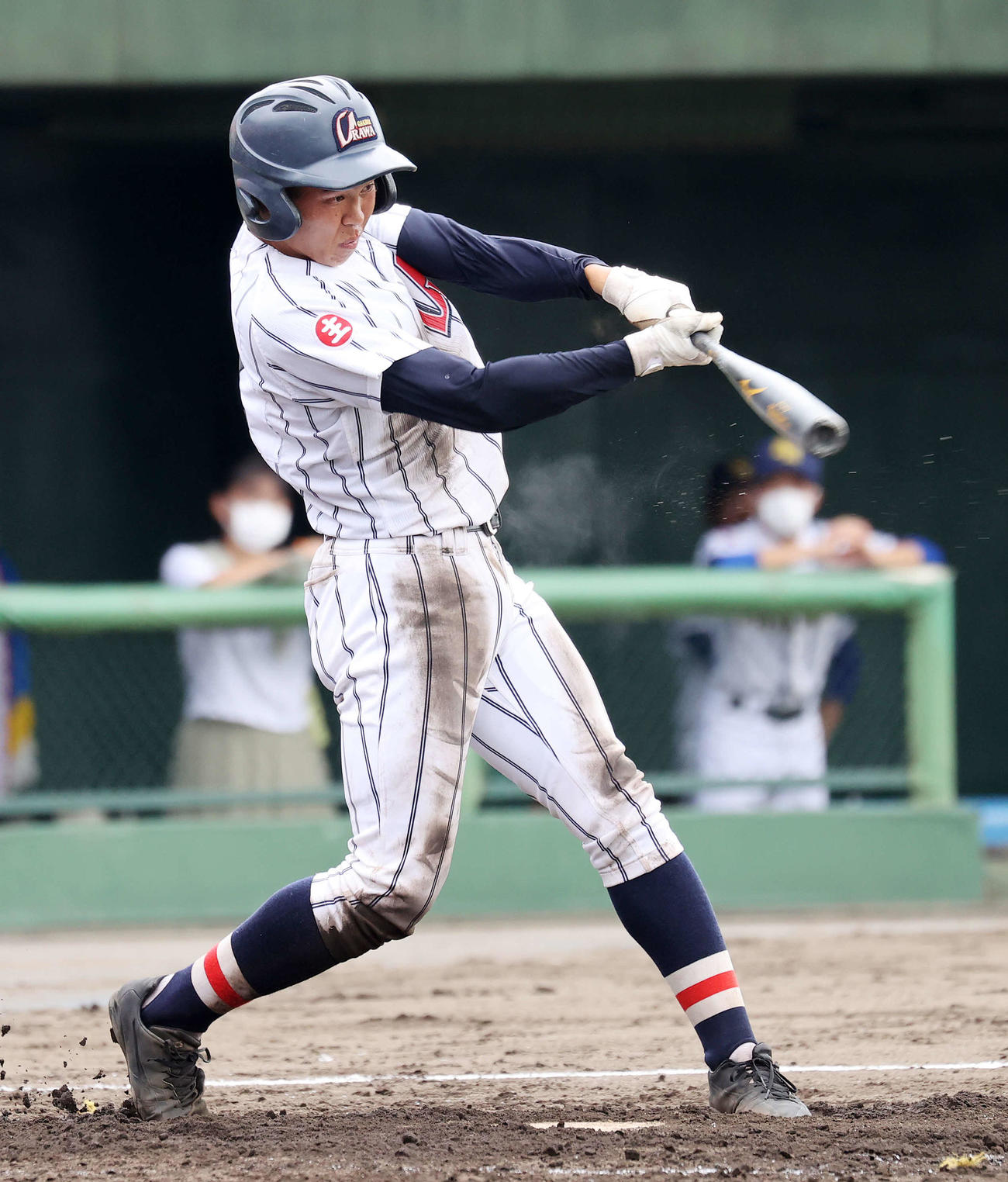 越谷南対浦和学院　3回裏浦和学院1死、吉田瑞は中前安打を放つ（撮影・鈴木正人）