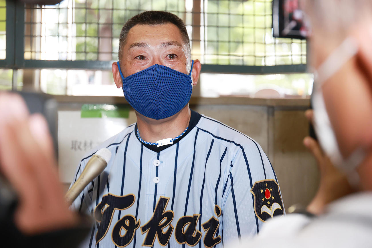 国士舘対東海大菅生　試合後に会見する東海大菅生・若林監督（撮影・野上伸悟）