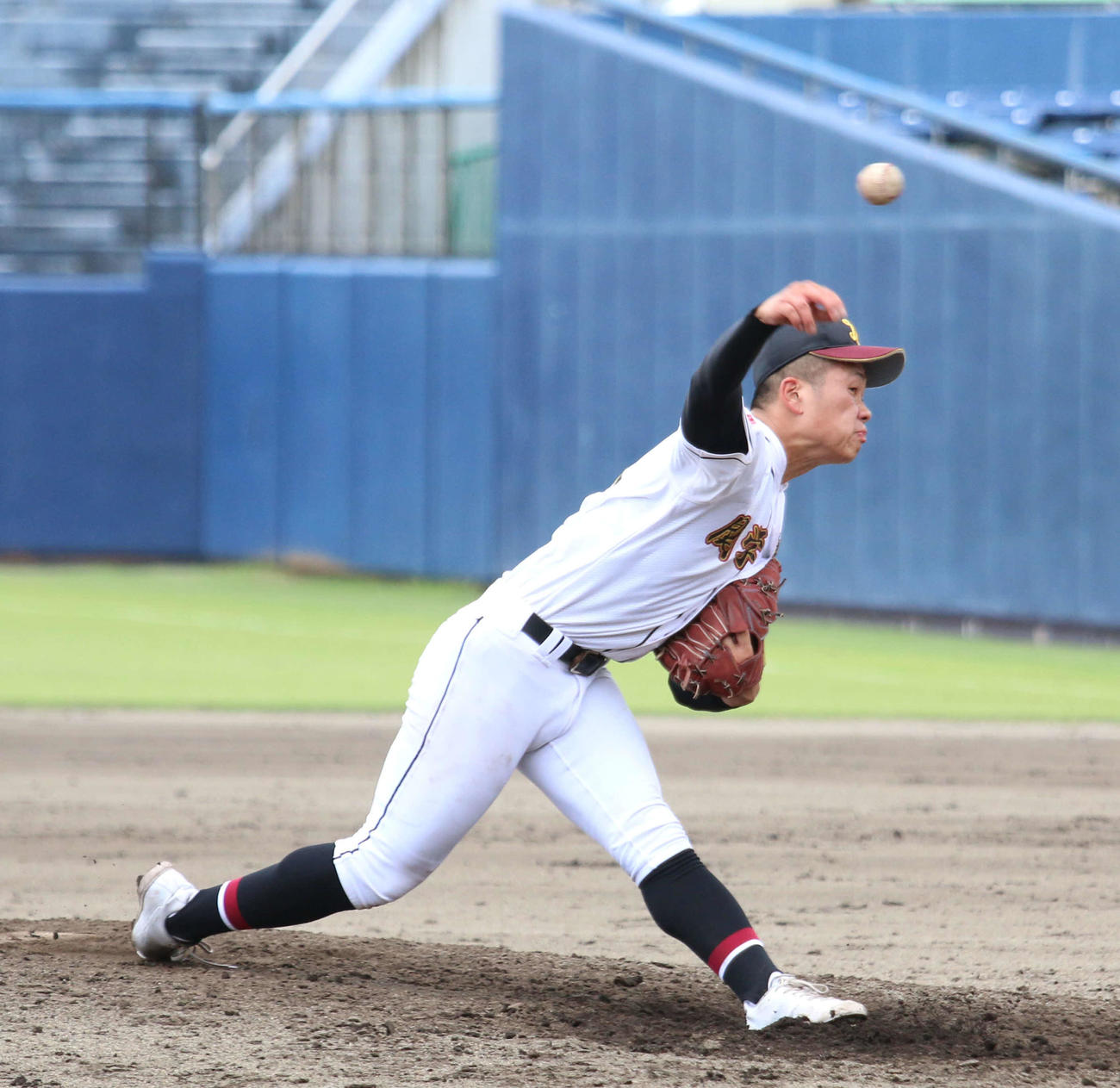 関東学園大付対安総合　9回に登板した関東学園大付の篠原（撮影・木下大輔）
