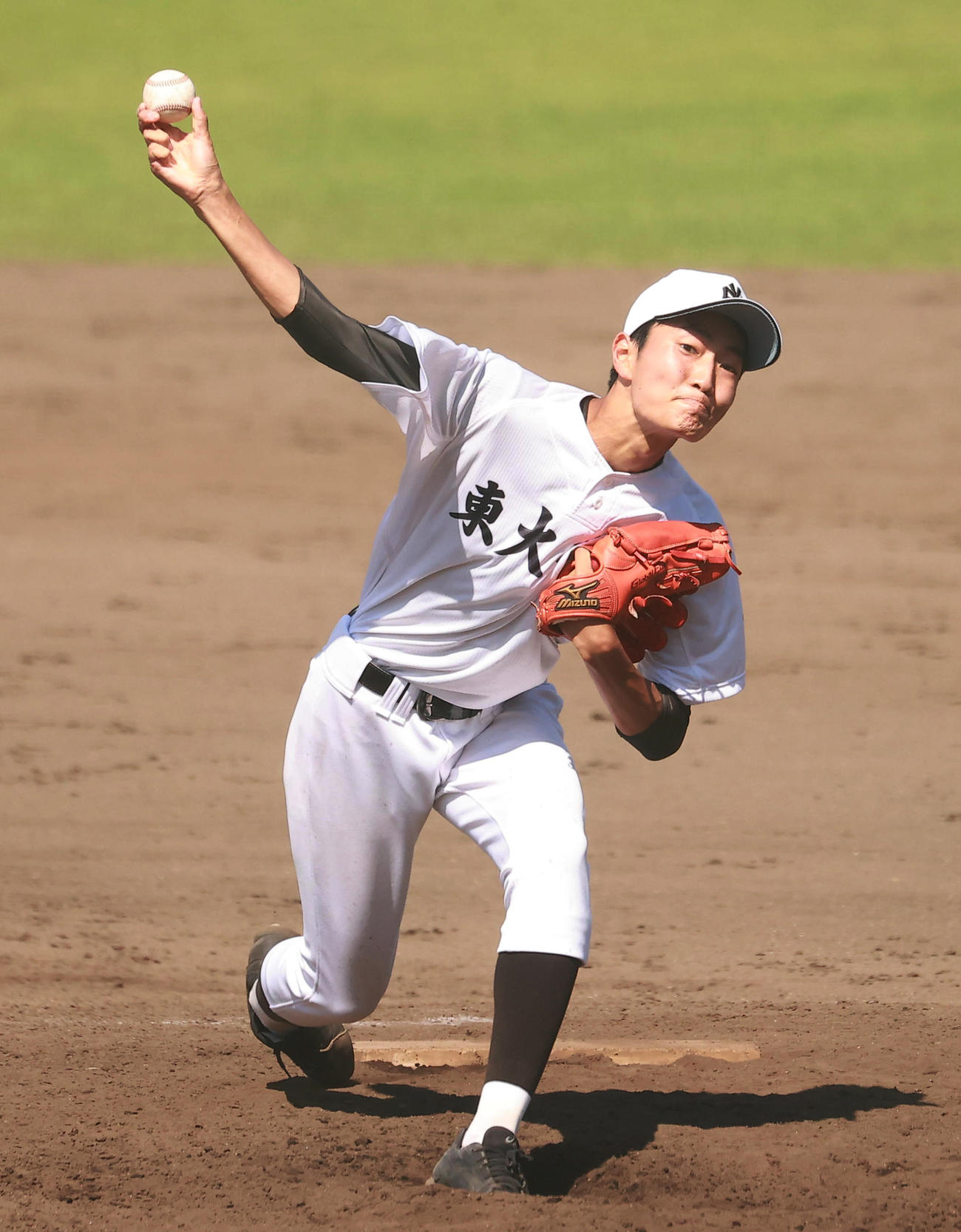 片倉対東大和南　力投する東大和南・山崎（撮影・野上伸悟）