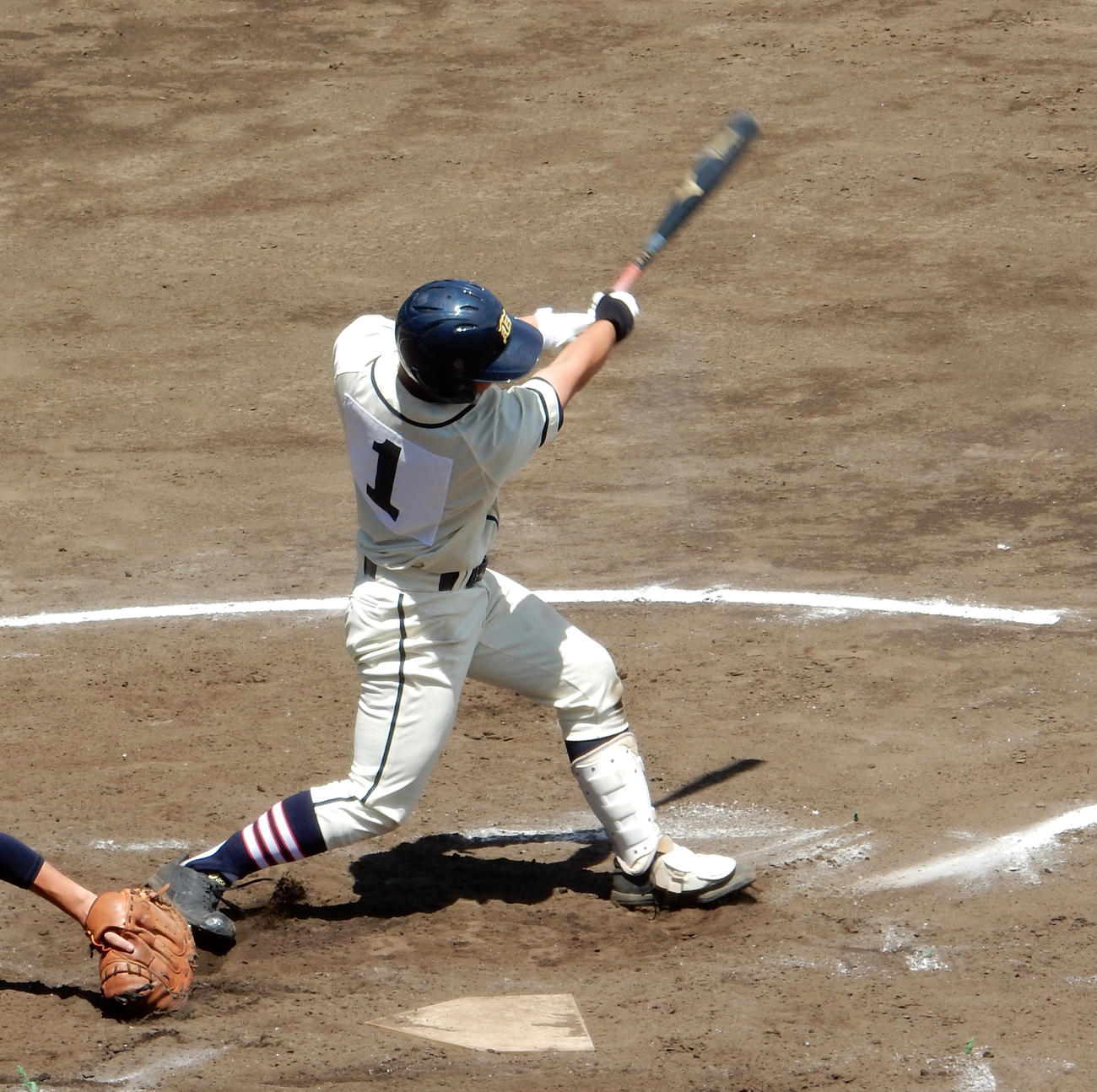 延長12回表日大一2死二塁、4番佐藤和輝が中前打し決勝点をたたき出した（撮影・米谷輝昭）