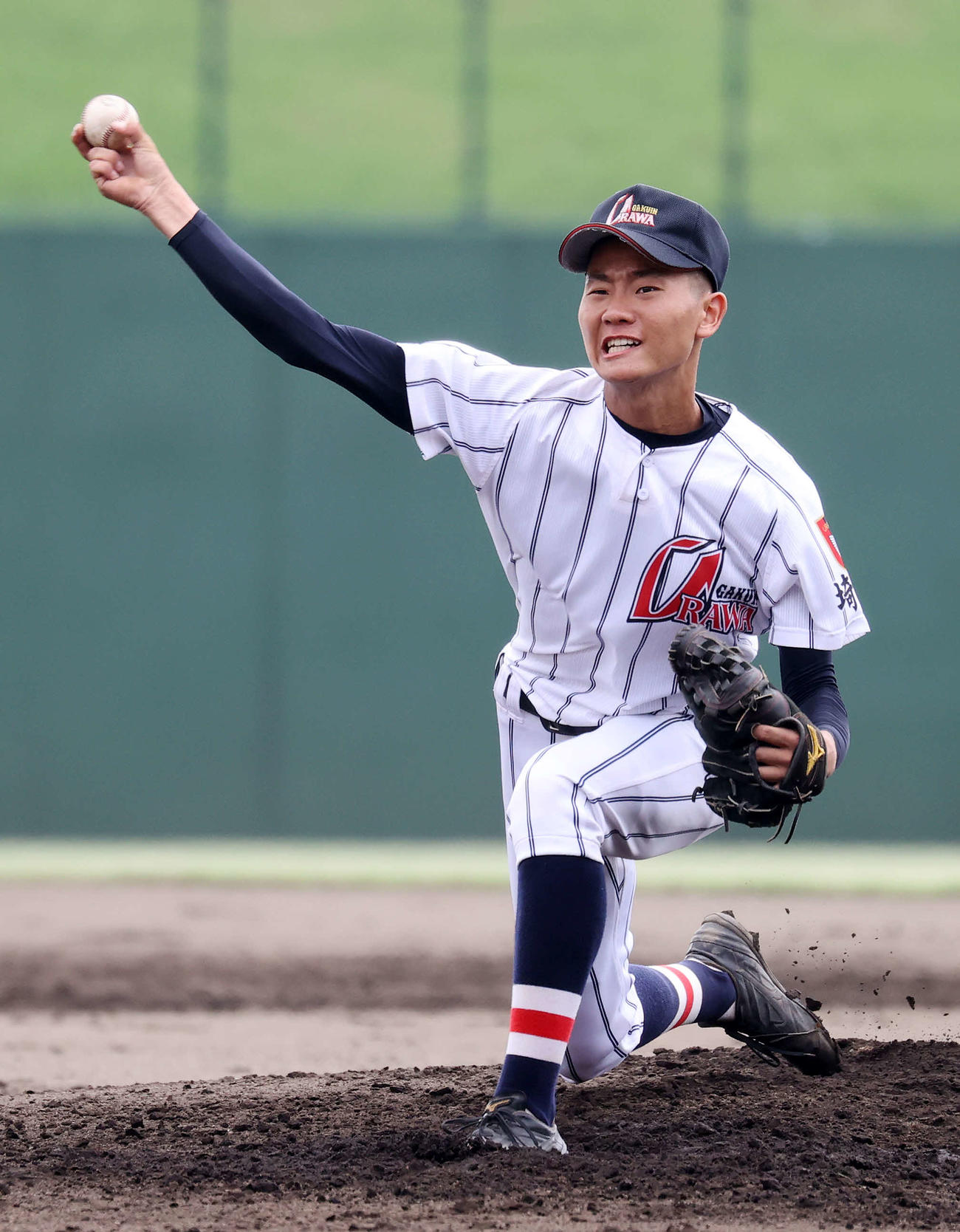 越谷南対浦和学院　力投する浦和学院・高山（撮影・鈴木正人）