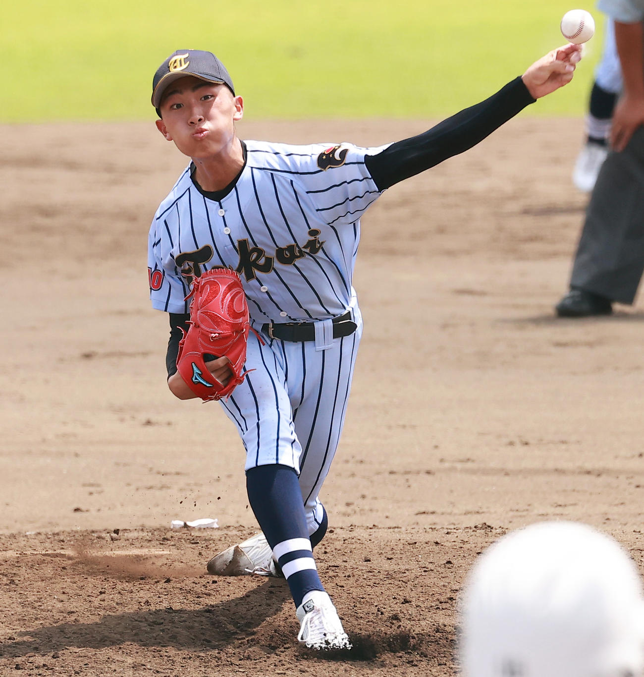 力投する東海大菅生先発の本田（撮影・野上伸悟）