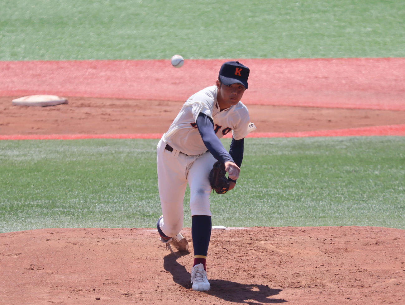 綾瀬対向上　好投する向上先発の佐藤（撮影・勝部晃多）