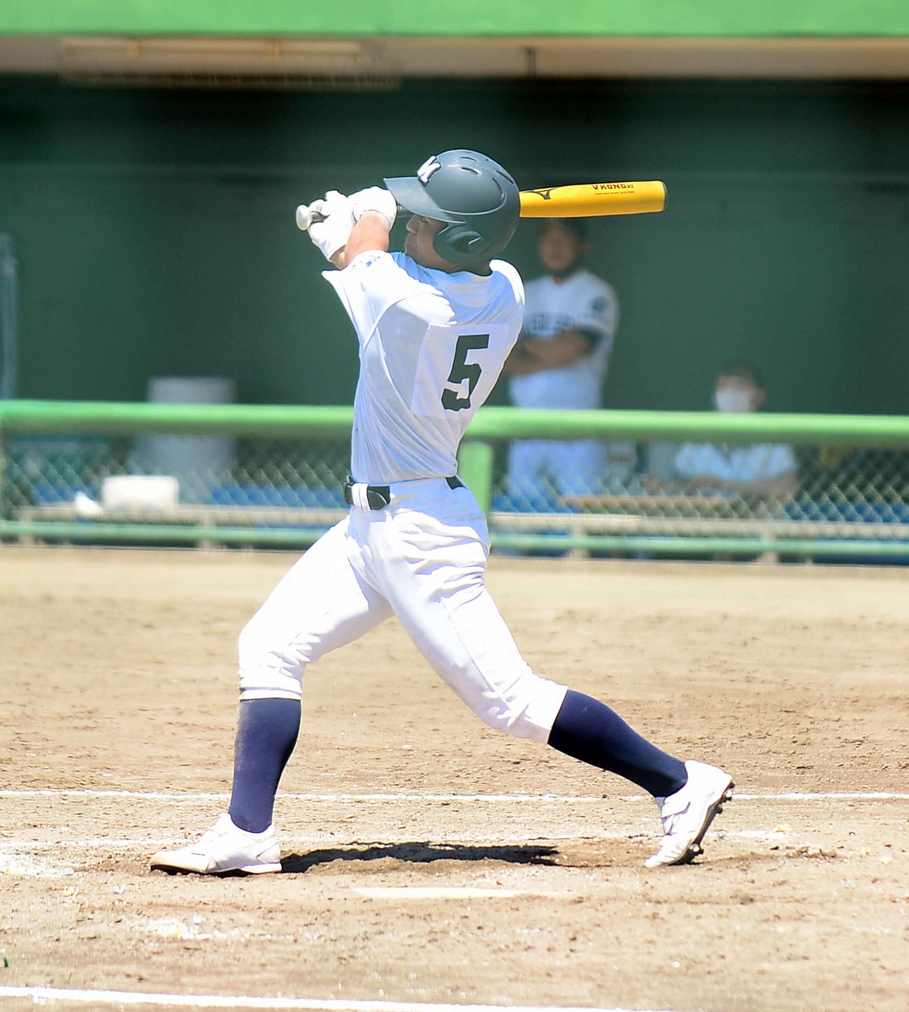 5回無死満塁、右中間に走者一掃の3点適時二塁打を放つ藤枝明誠・中野