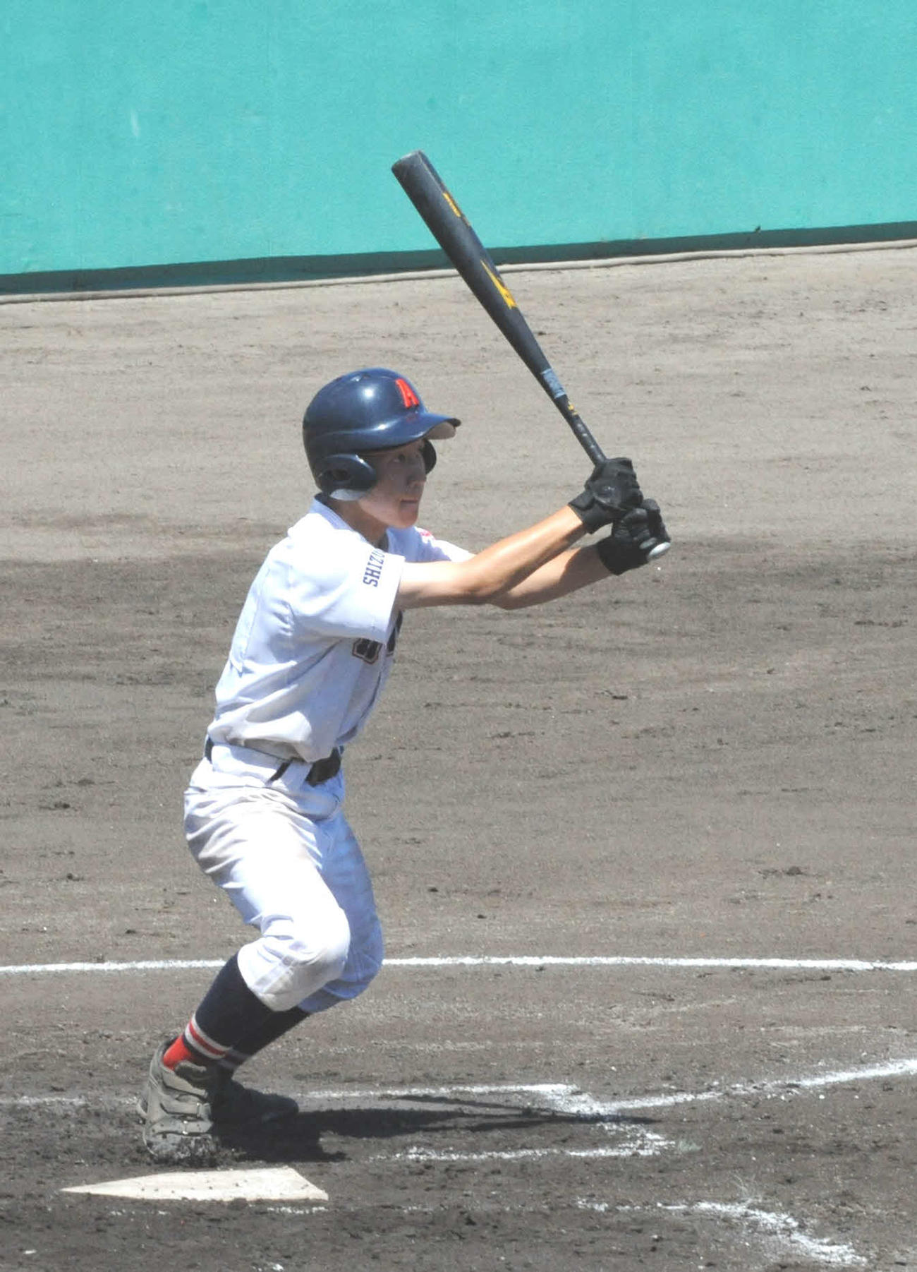 1回裏に右越え打を放った熱海の望月