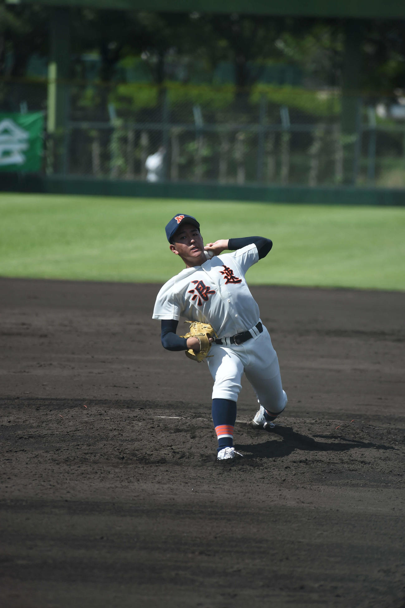 先発した浪速・松本翔太投手