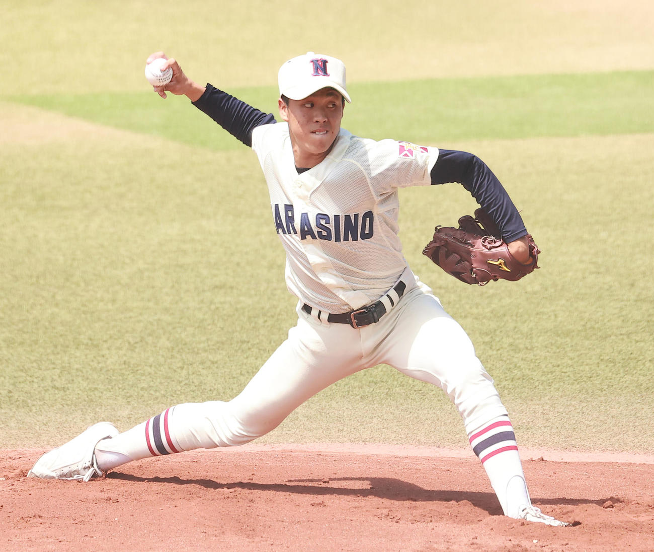 木更津総合対習志野　力投する習志野・関（撮影・野上伸悟）