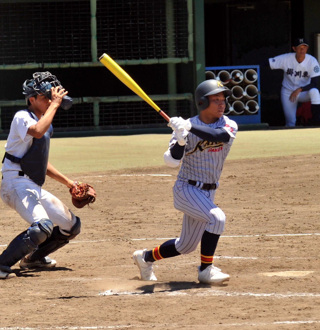 5回表加藤学園1死満塁、右翼線へ3点適時二塁打を放つ佐野