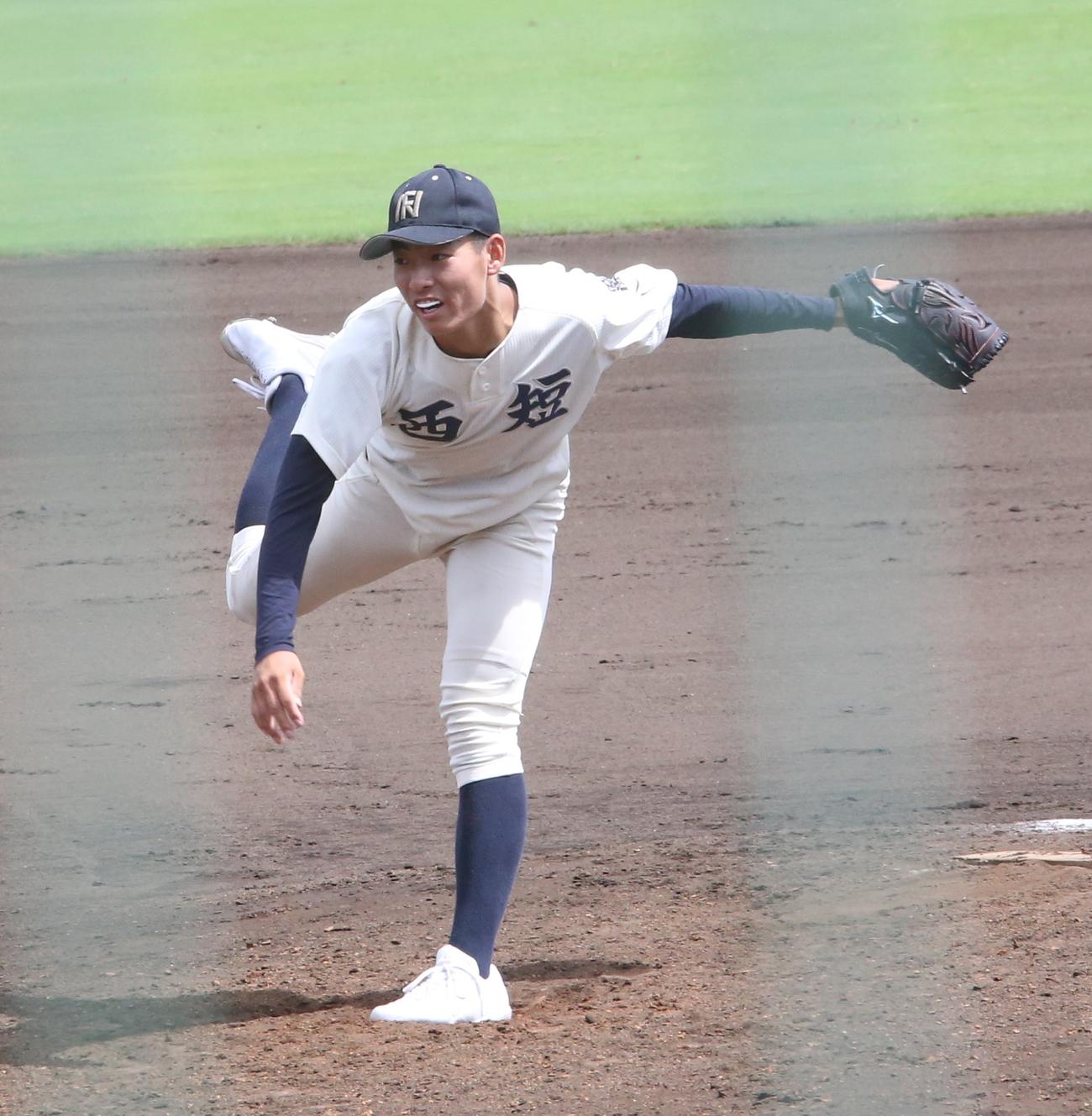育徳館対西日本短大付　2度の救援で奮闘した西日本短大付・大嶋（撮影・菊川光一）